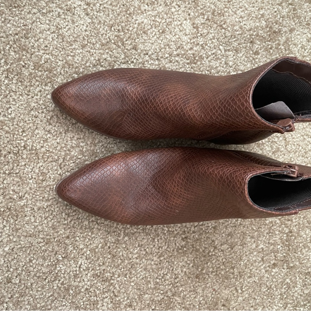Elegant Brown Women's Ankle Boots